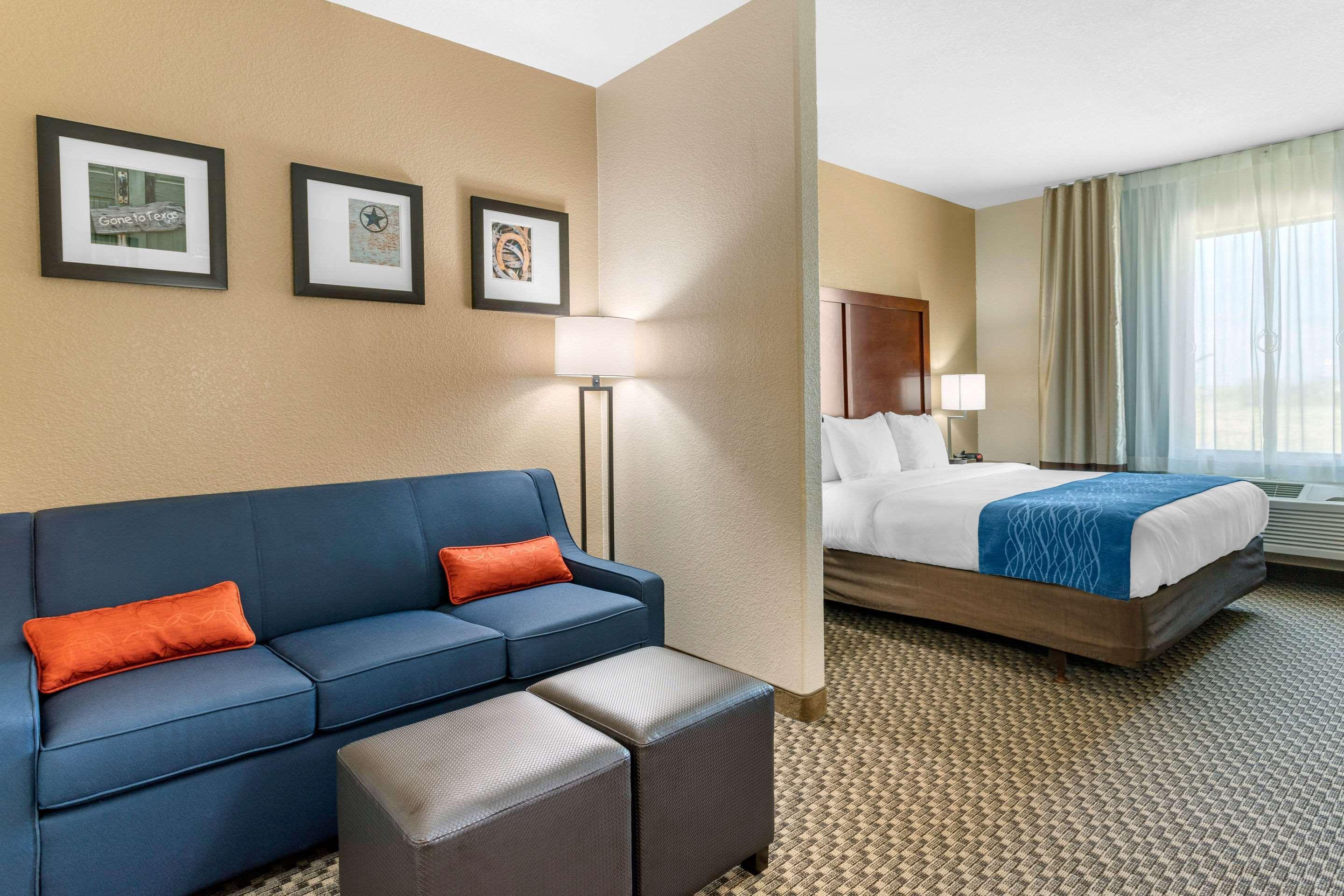 Comfort Inn & Suites Navasota Extérieur photo
